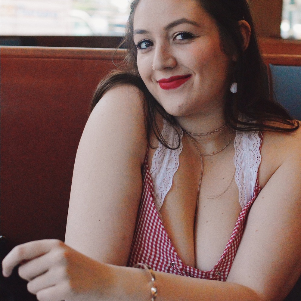 Meet your Posher, Alyssa